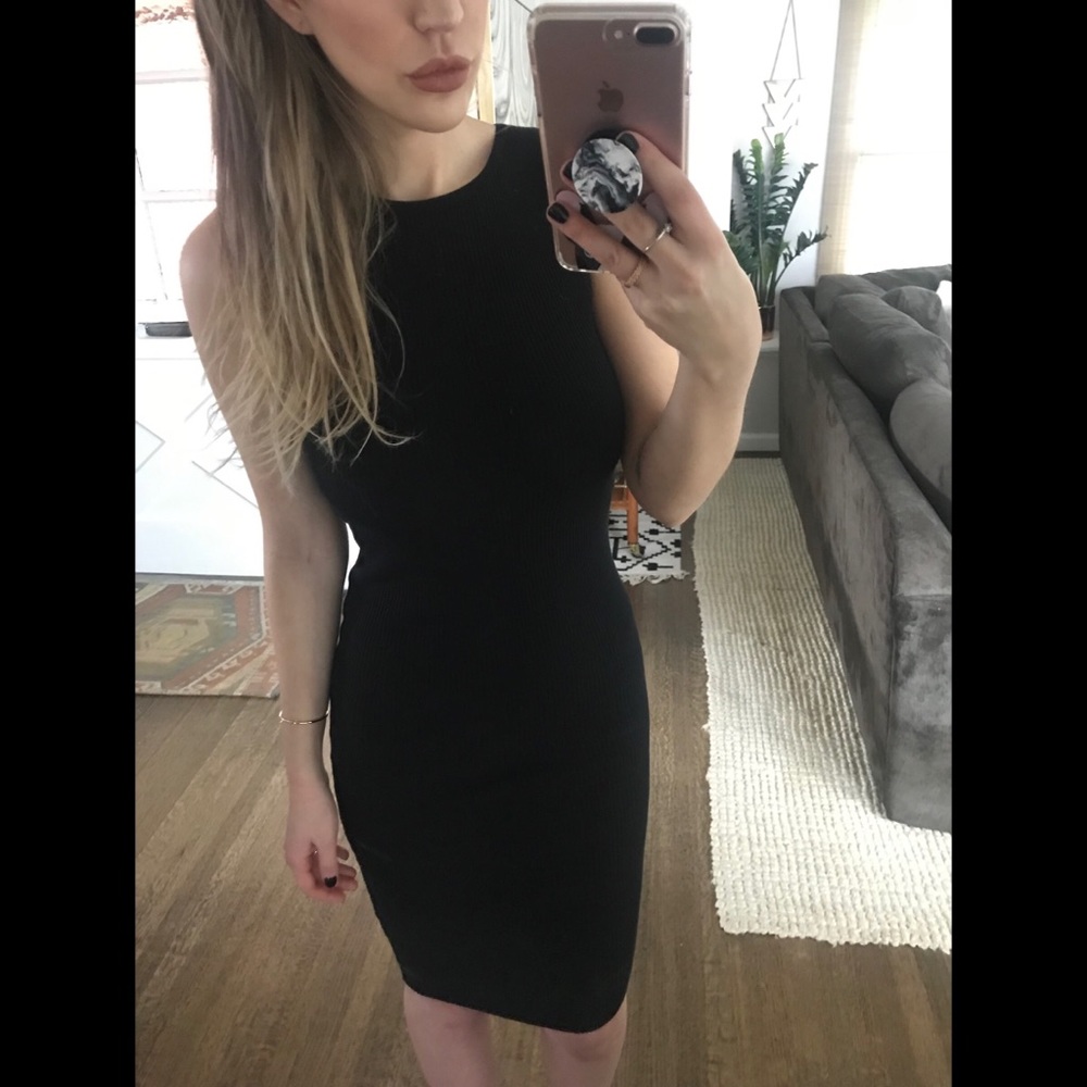 Ribbed midi dress with high neck cut